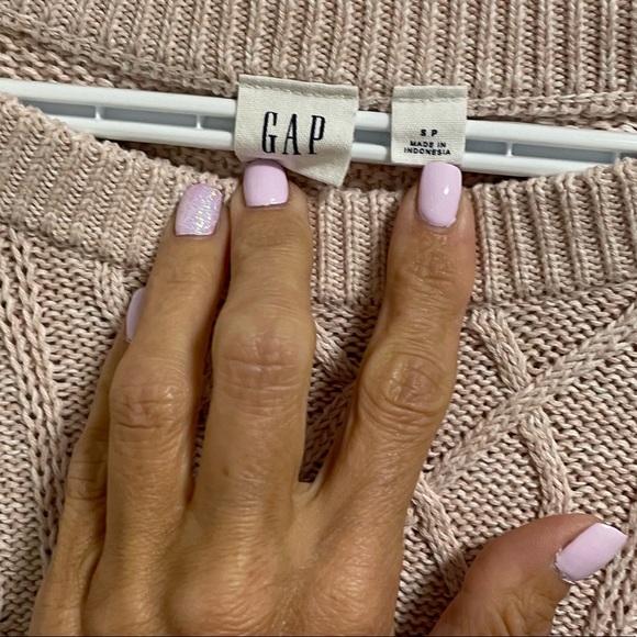 Size Small Gap Cable knit sweater in soft pink - Picture 3 of 4